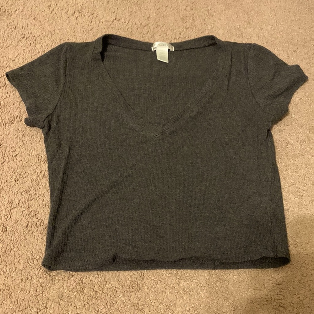 Gray V-neck crop top cute and fashionable